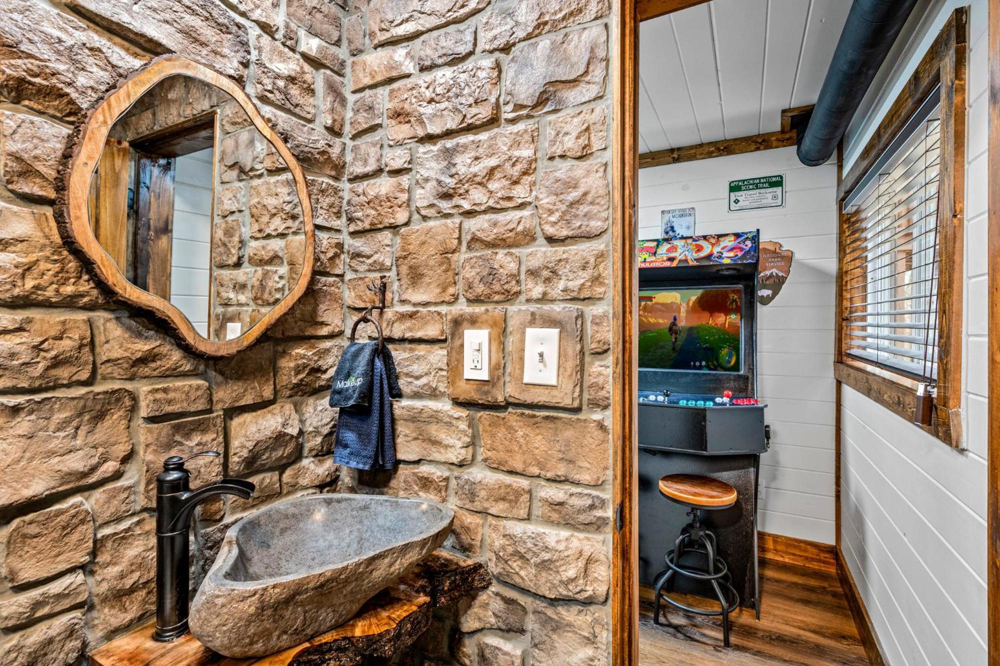 1Mile Downtown, Handicap Ramp, Hot Tub, Game Room Gatlinburg Exterior photo